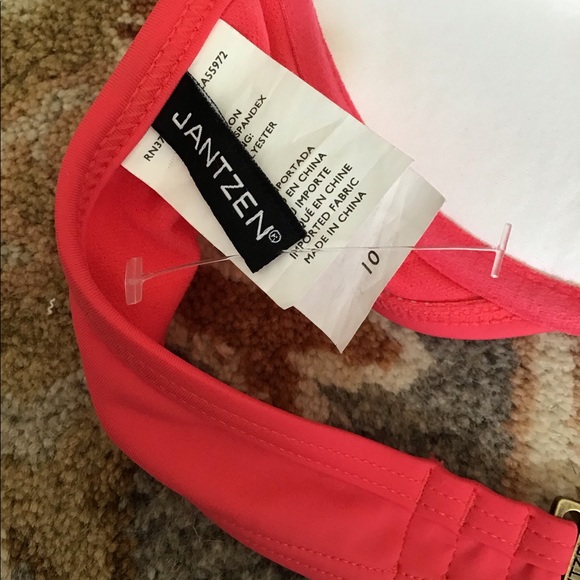 3/$10  Jantzen underwire bikini top. NWOT, 10 - Picture 3 of 4